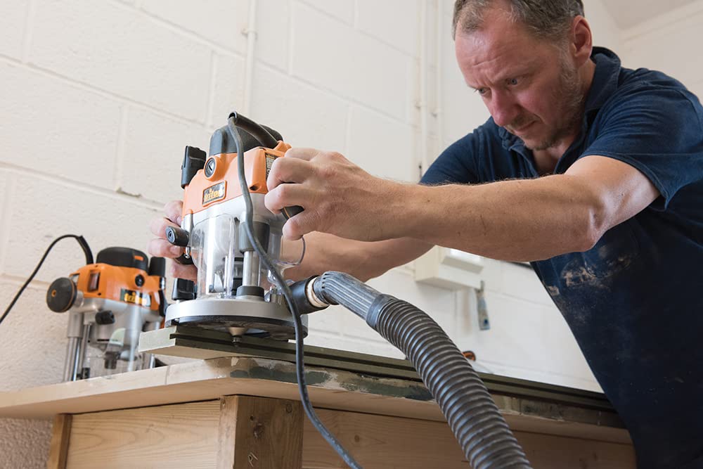 Triton, MOF001 2 1/4 HP Plunge Router