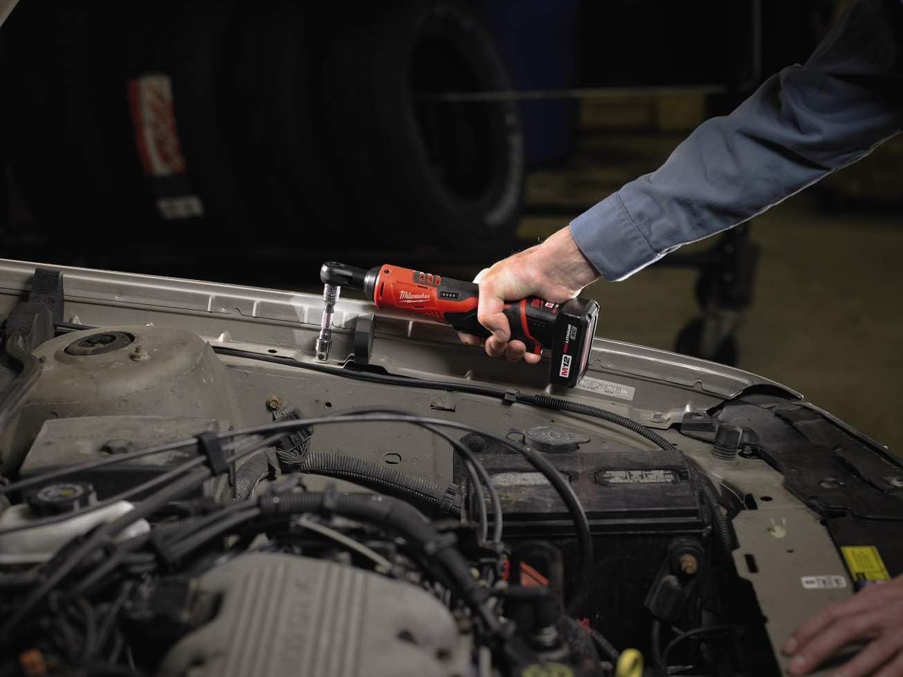 Milwaukee 2457-21 M12 3/8in Cordless Ratchet CP1.5 Kit