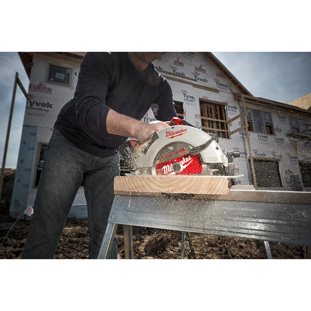 Milwaukee, 2631-20 M18 18 Volt Lithium-Ion Cordless Brushless 7-1/4 in. Circular Saw - Tool Only