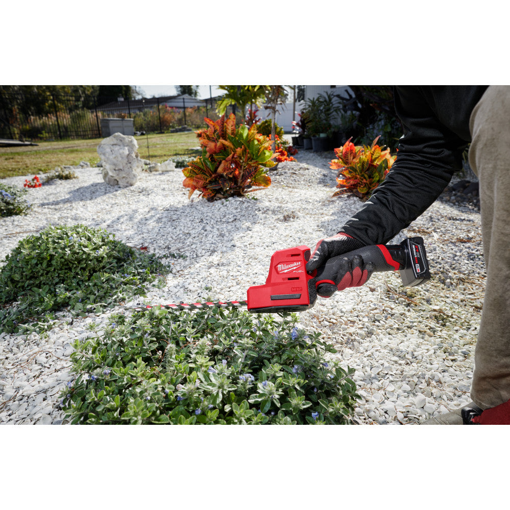 Milwaukee, 2533-21 8" Hedge Trimmer Kit