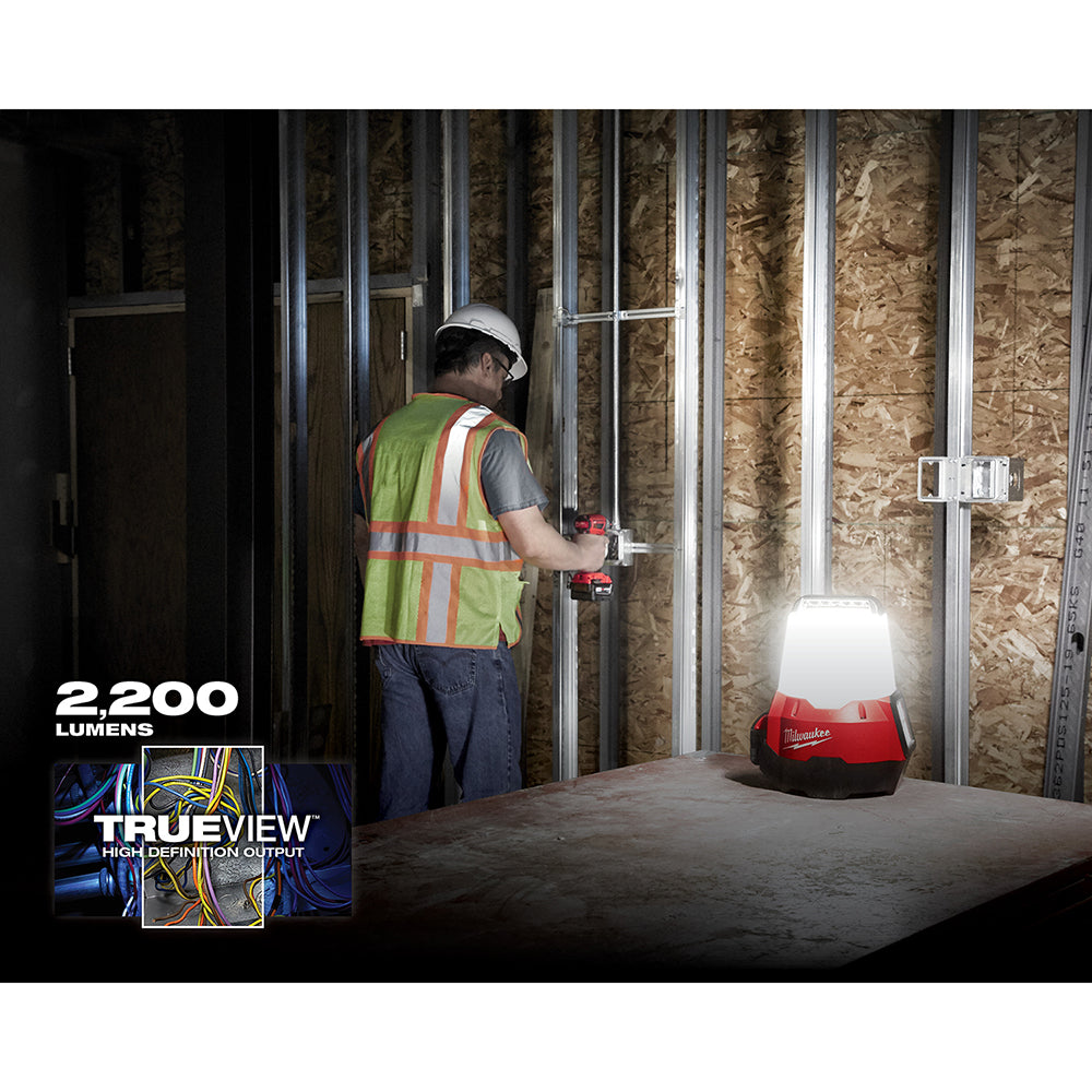 Milwaukee, 2144-20 M18 18 Volt Lithium-Ion Cordless RADIUS Compact Site Light with Flood Mode (Tool Only)