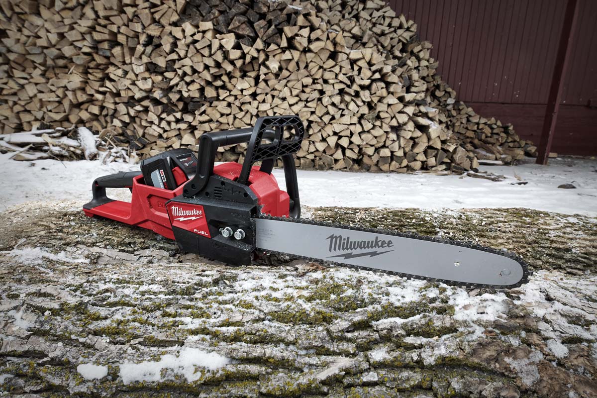 Milwaukee, 2727-21HD M18 FUEL 18 Volt Lithium-Ion Brushless Cordless 16 in. Chainsaw