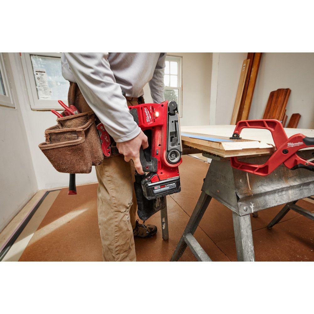 Milwaukee, 2832-20 Tool M18 FUEL 18-Volt Lithium-Ion Cordless 3 x 18-in. Belt Sander (Tool-Only)